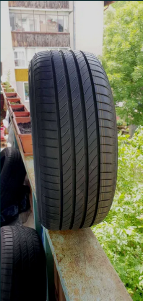 Vand anvelope de vara marca Michelin, in stare noua, dimensiuni 215/55/17
