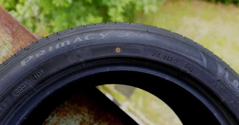 Vand anvelope de vara marca Michelin, in stare noua, dimensiuni 215/55/17